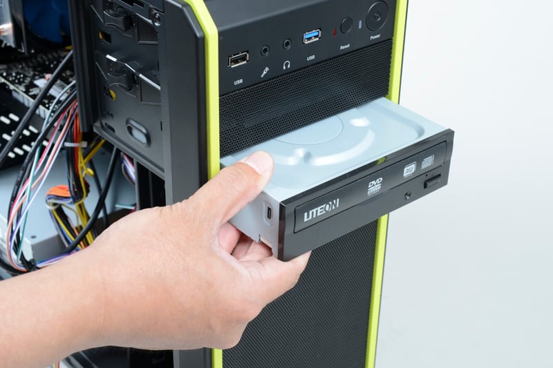 パソコン自作のススメ「ドライバー1本で始めよう！」－その9「ついに