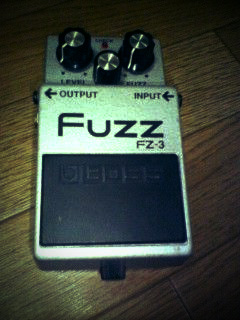 BOSS FZ-3」ジョンフルシアンテも使ったファズをレビュー | 魔法の箱