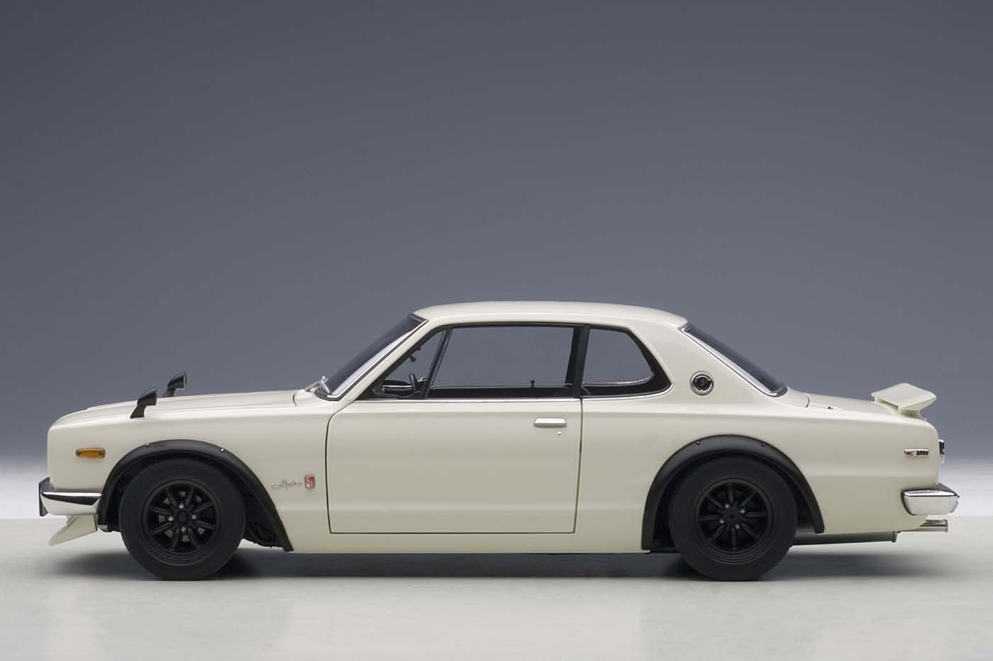 AUTOart Highly detailed die-cast model Nissan Skyline GT-R KPGC10