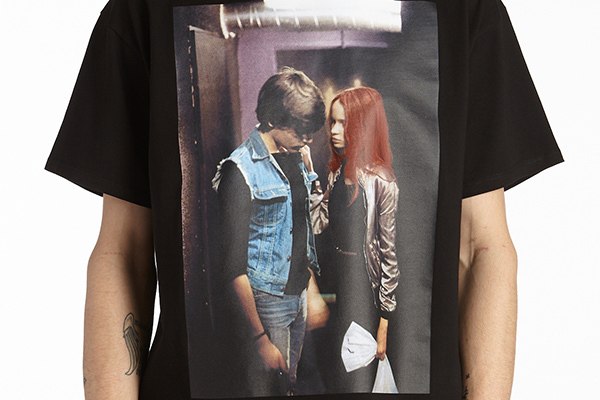 ラフ シモンズ×映画『クリスチーネ・F』、映画のワンシーンをプリント