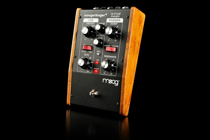 MF-103 12-Stage Phaser – moog