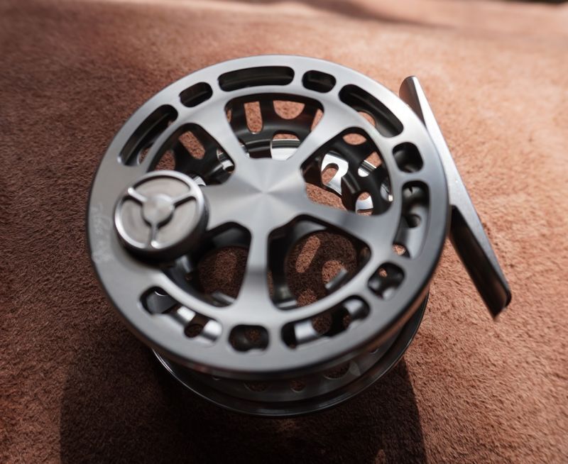 ☆61グラムと軽量〜オイカワのフライフィッシングに〜ARブレスライト