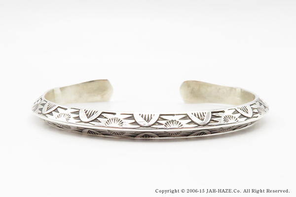 INDIAN JEWELRY ナバホ族|スタンプワーク|バングル『NAVAJO STAMPED