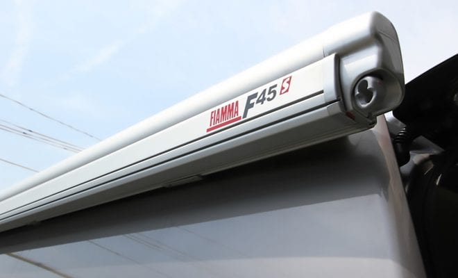 サイドオーニングメーカー「FIAMMA」「THULE OMNISTOR」「Dometic」と