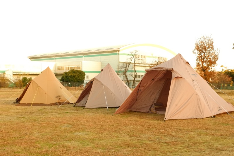 ポール1本だけで設営できるコールマンの多機能テント 「ティピー