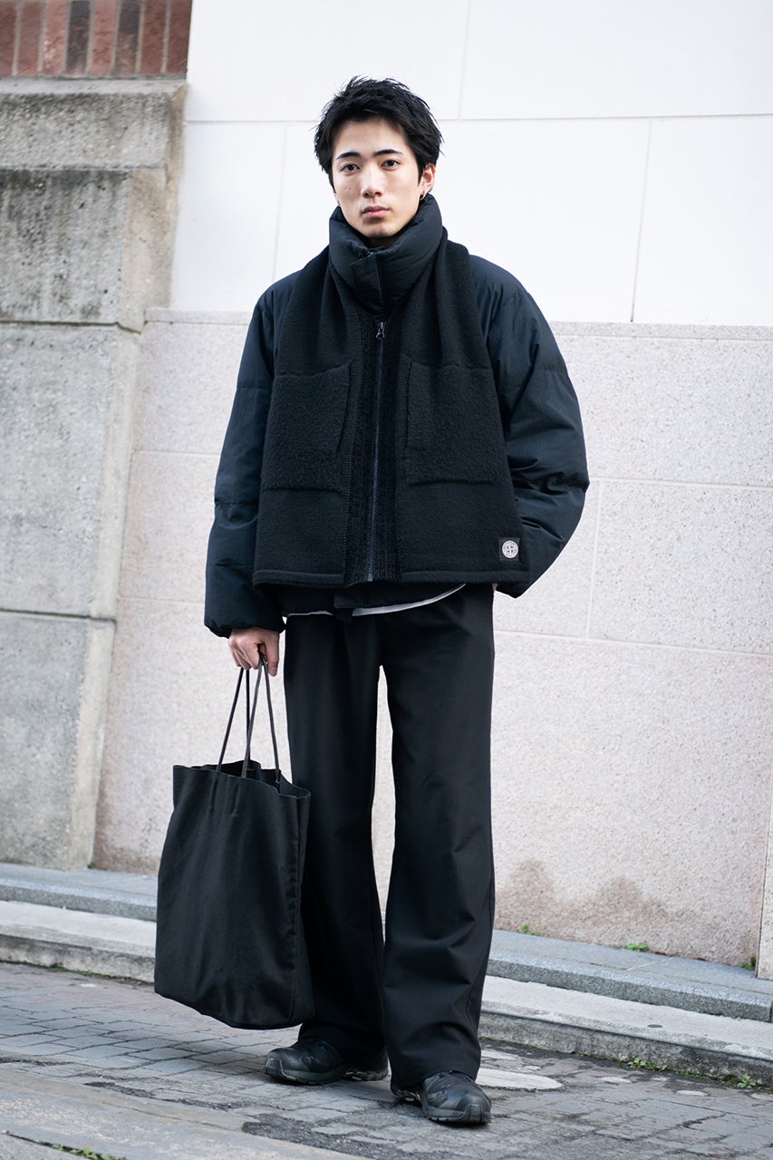 服好きが選んだのはゴアテックスな「サロモン」。オールブラックでも