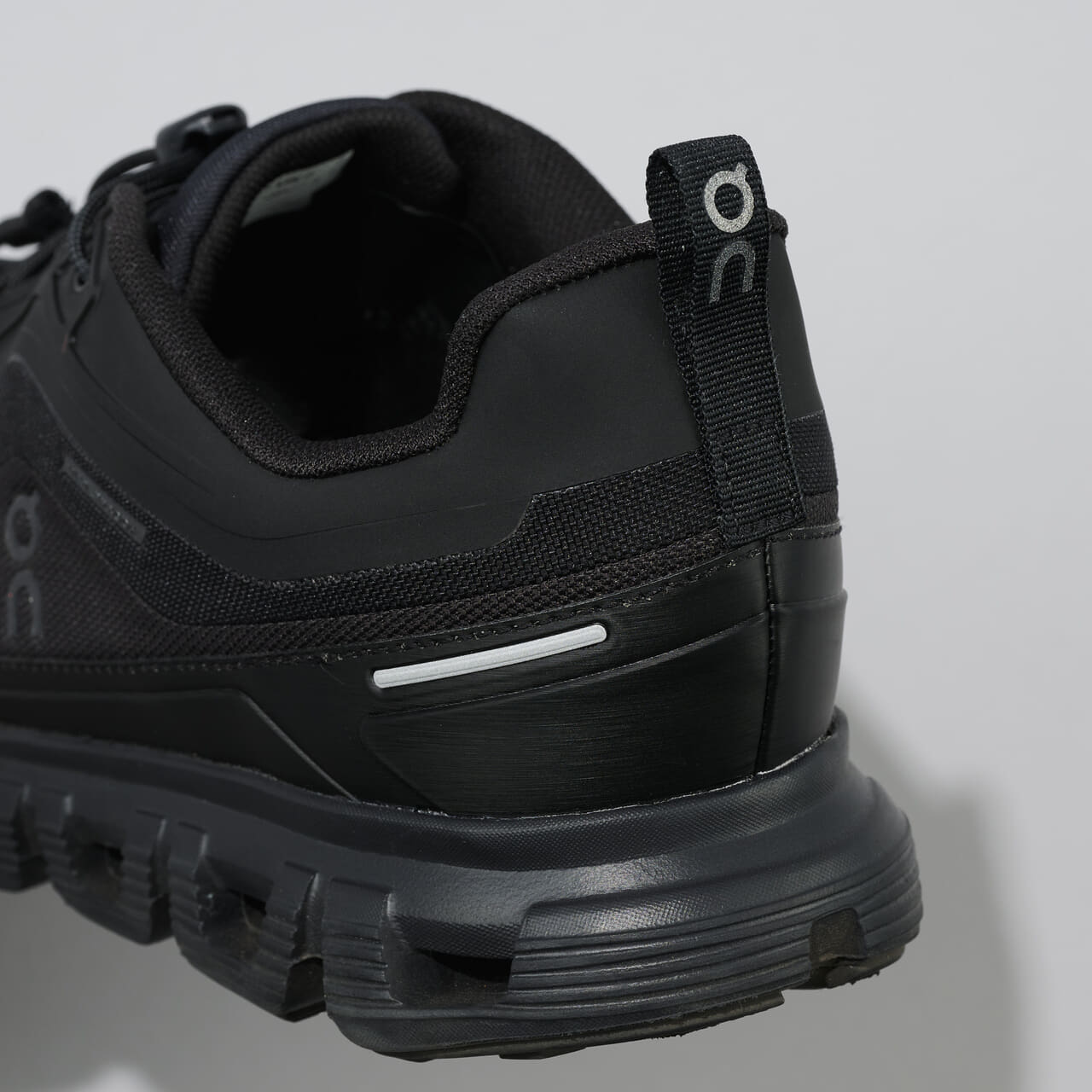 愛用「On（オン）」。みんながイイって言うから買ってみた！疲れないと