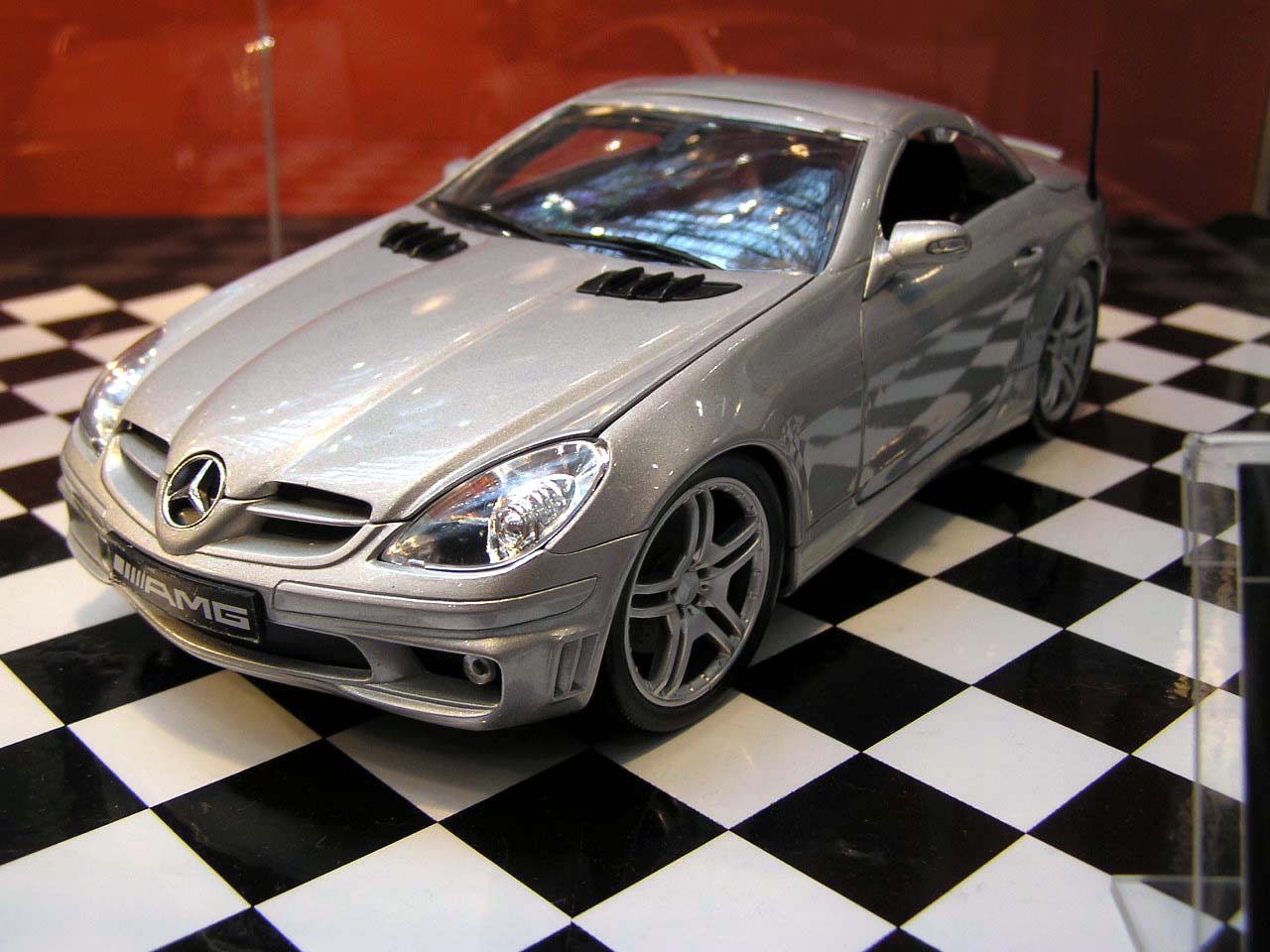 絶版1/18メルセデスベンツSLK55 brabus/AMG (ホットワークス) 絶版1/18