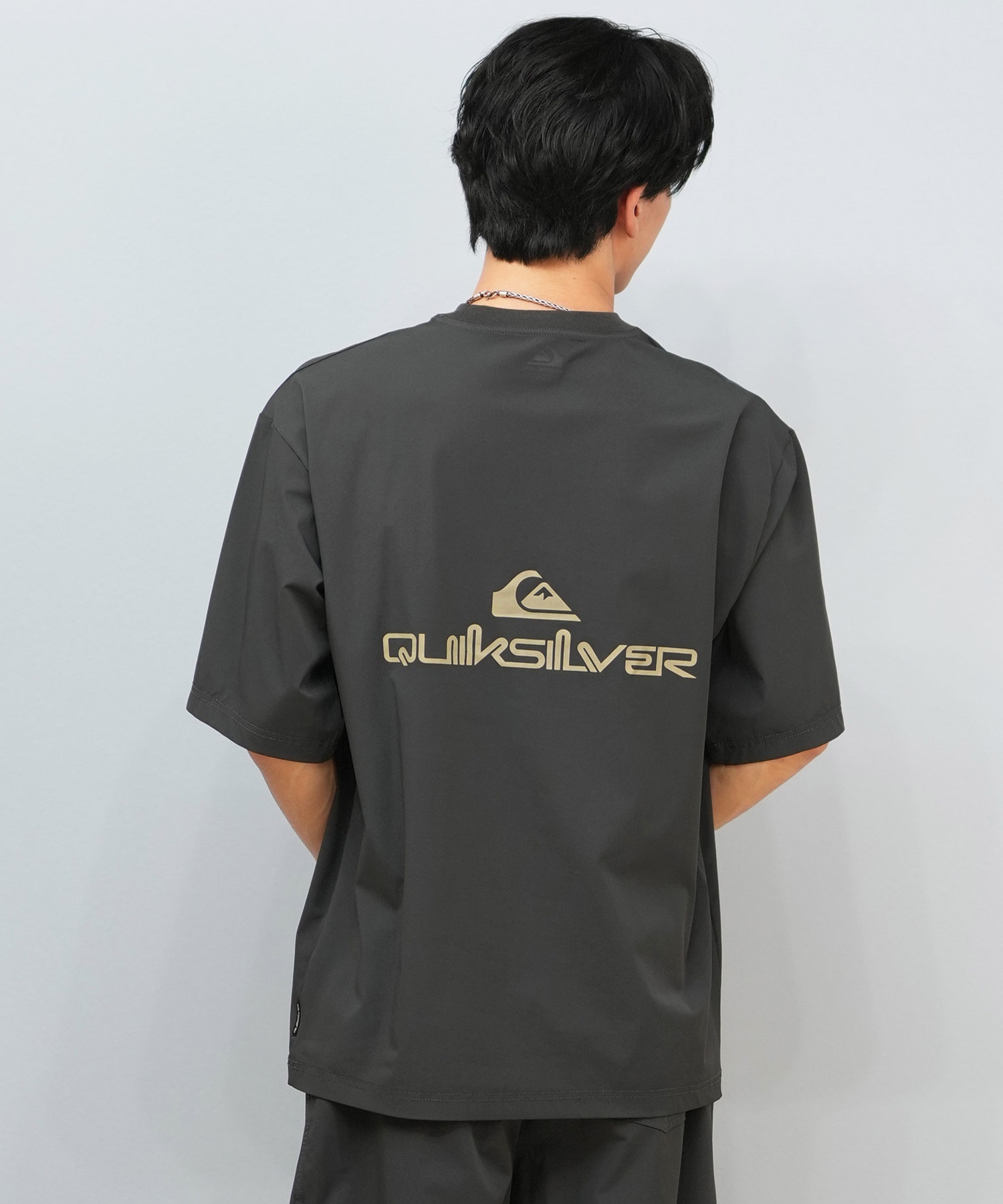 QUIKSILVER クイックシルバー 水着 ラッシュガード 半袖 Tシャツ