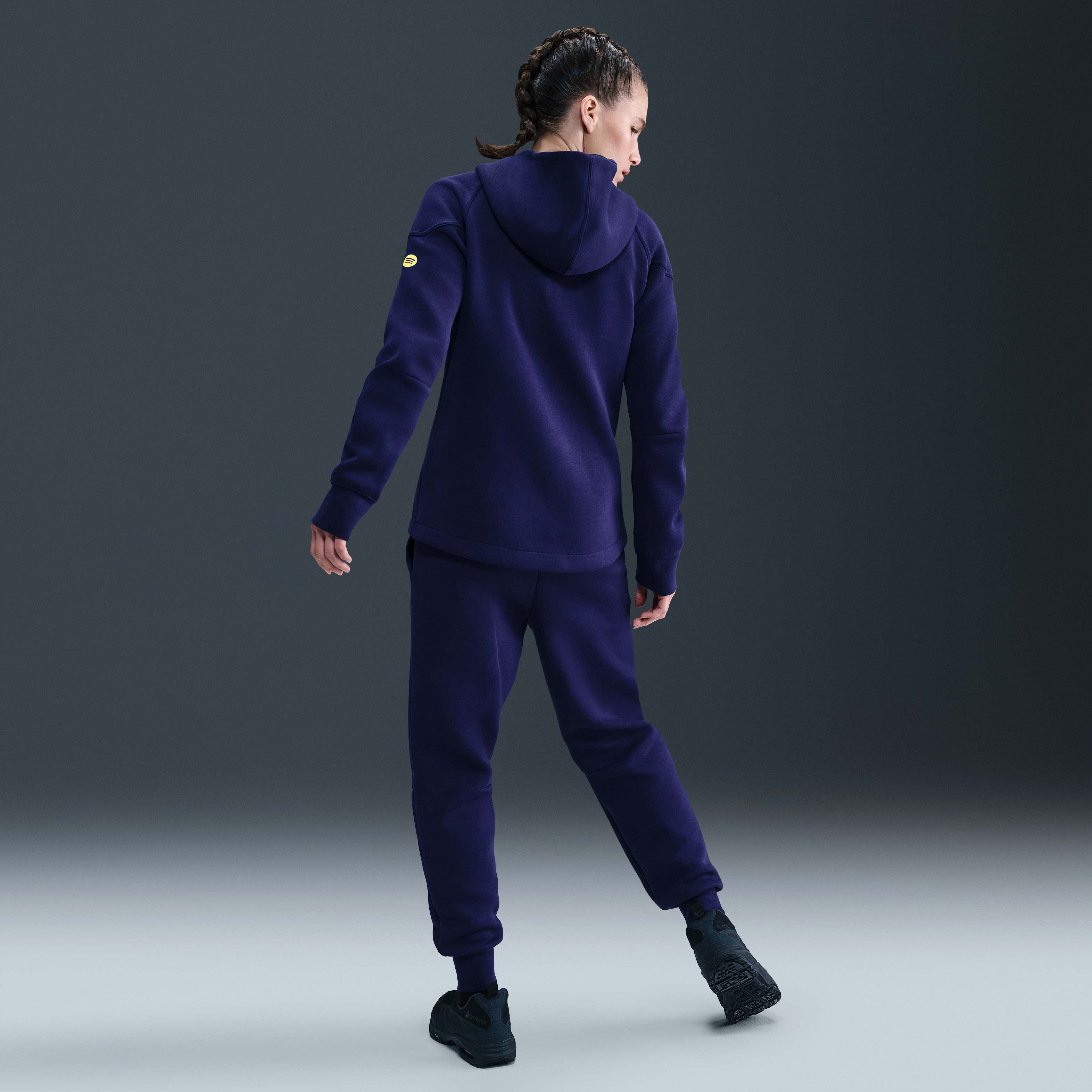 Buy F.C. Barcelona Tech Women's Nike Football Fleece Mid-Rise