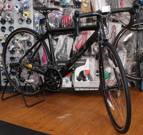 FELTのロードバイクF95が入荷いたしました。