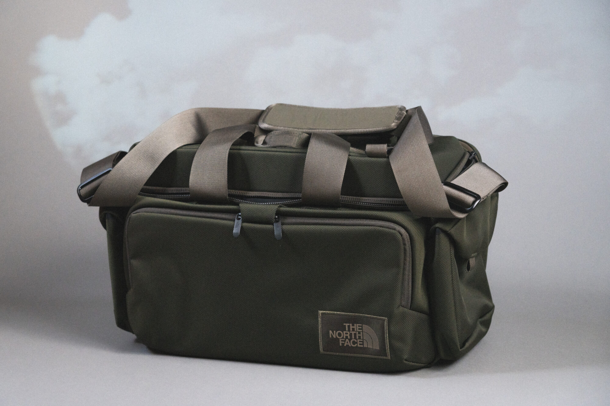 ノースフェイスの本格カメラバッグレビュー！まさかのコラボで実現した