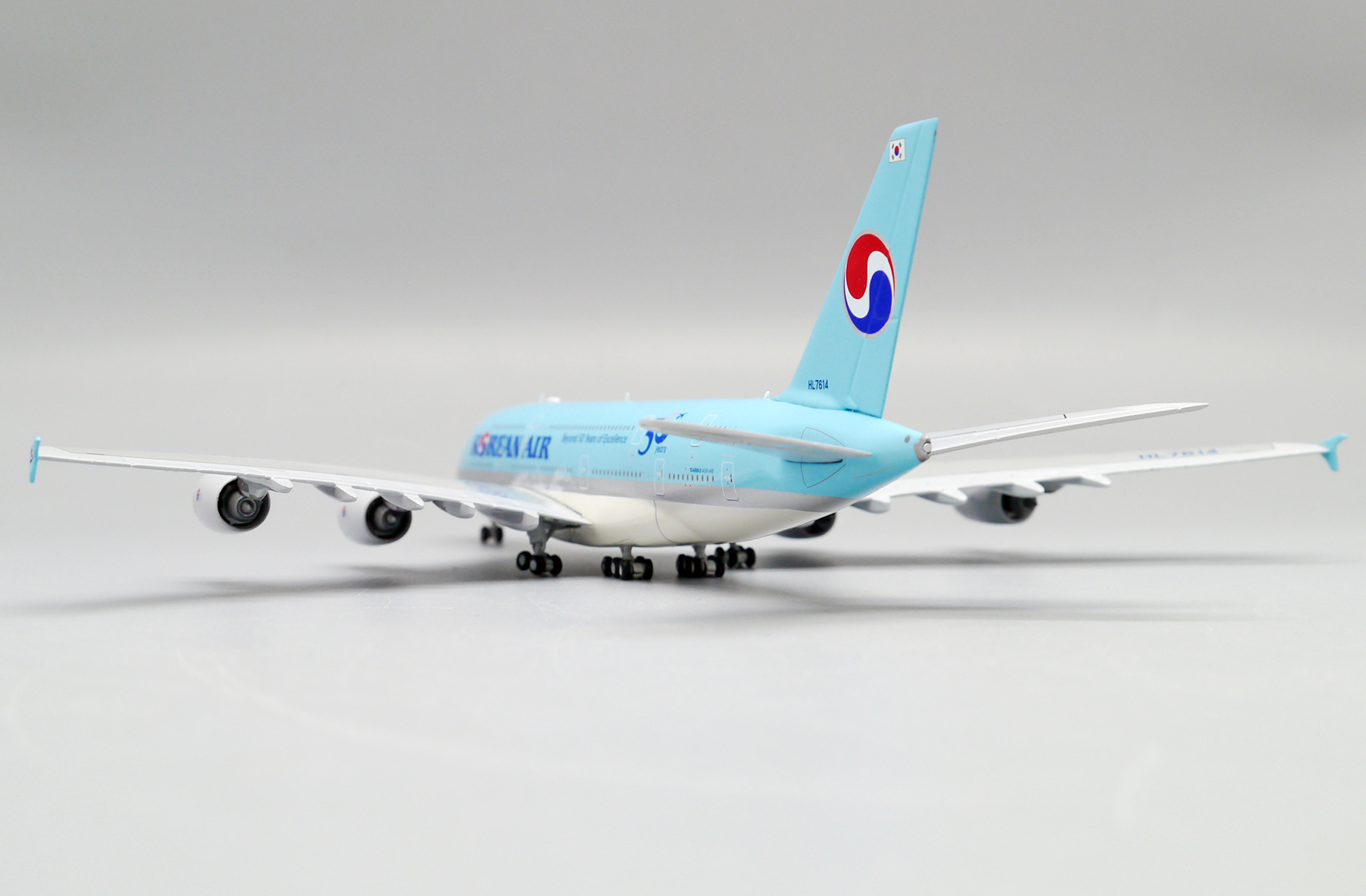 ScaleModelStore.com :: JC Wings 1:400 - EW4388016 - Korean Air