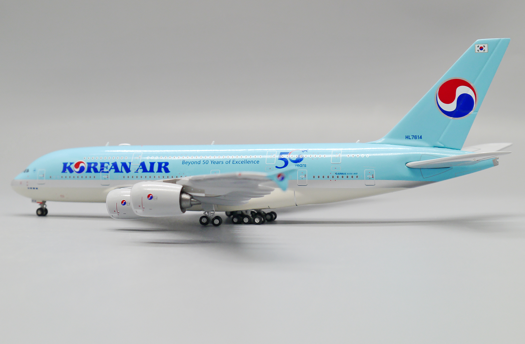 ScaleModelStore.com :: JC Wings 1:400 - EW4388016 - Korean Air