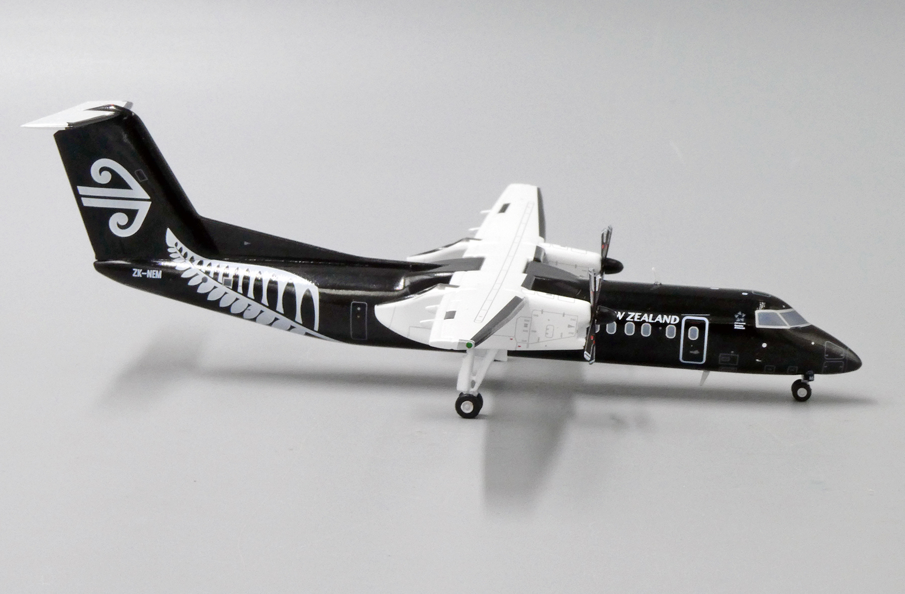 ScaleModelStore.com :: JC Wings 1:200 - XX2272 - Air New Zealand
