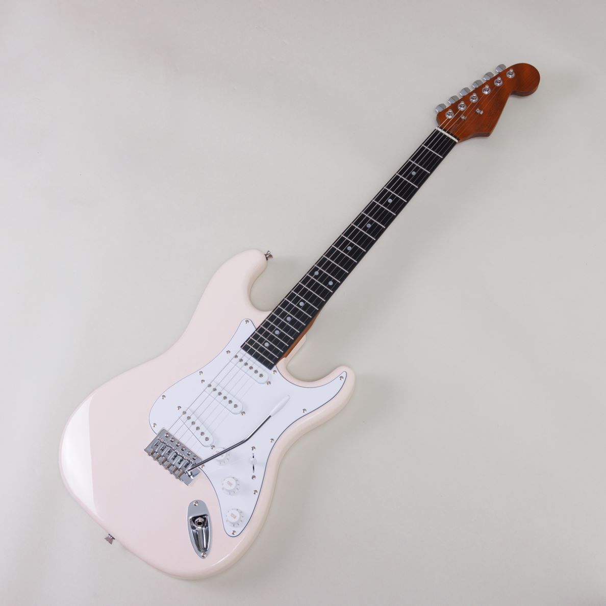 安定性の高いエレキ！【BUSKER'S】BST-Standard 入荷致しました