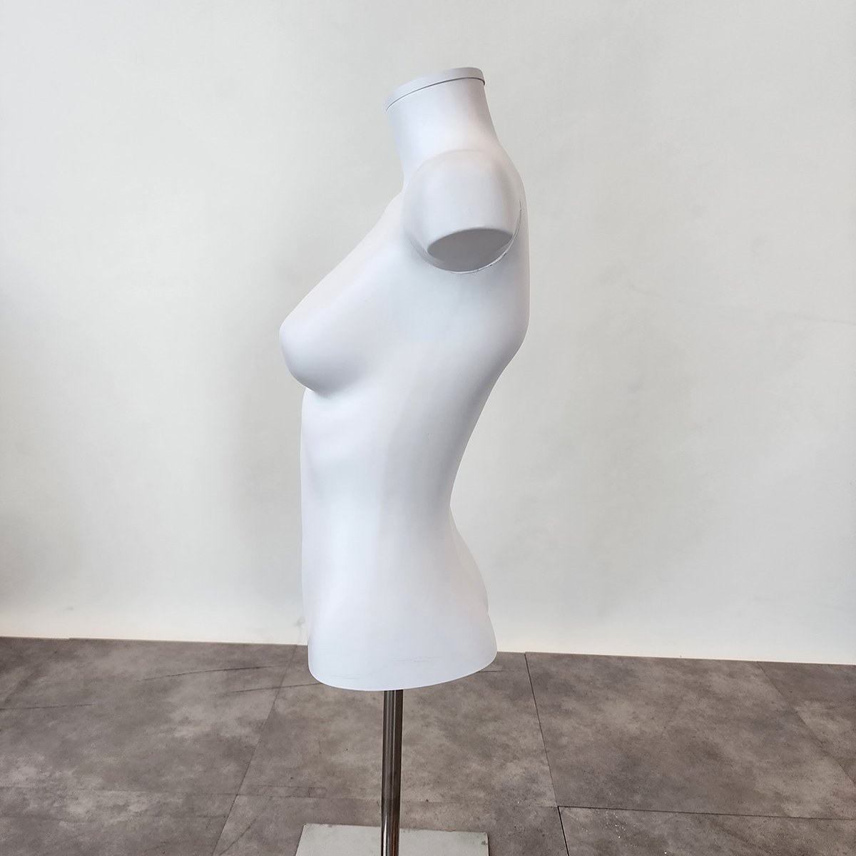 卓上トルソー 女性 上半身 ホワイト マネキン・トルソーの通販・販売