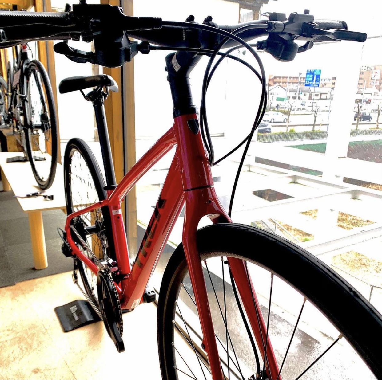 緊急入荷】小柄な女性に最適！TREK FX 3 Disc Women's | お知らせ