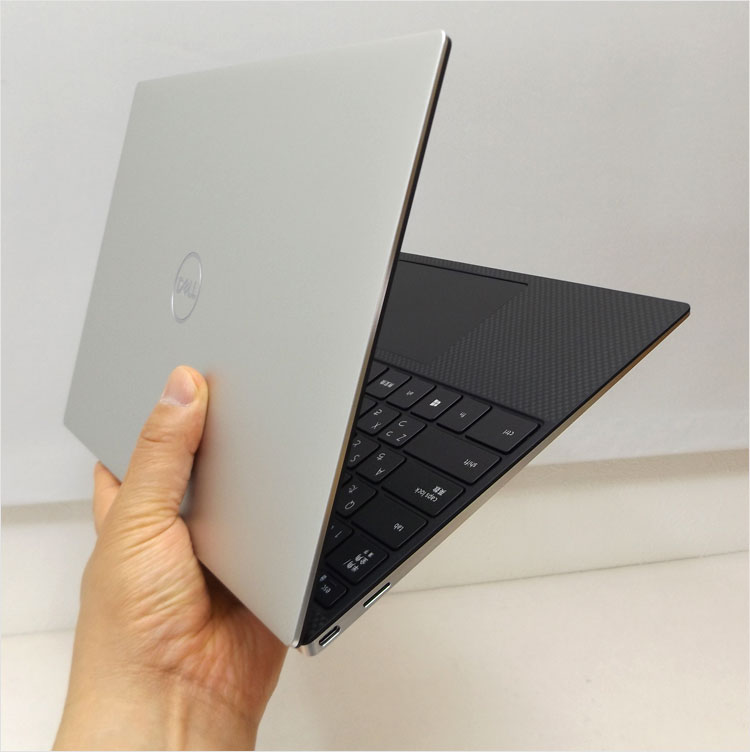 XPS 13-9300 レビュー！光沢タッチディスプレイ（3840 × 2400）の場合