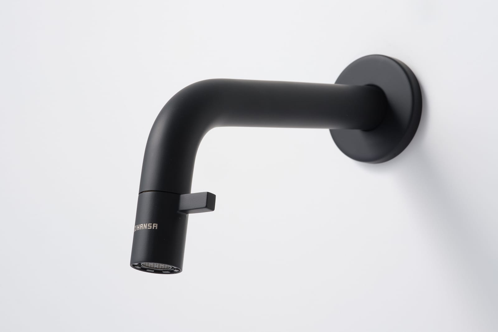 壁付けスパウトレバー水栓 洗面用 マットブラック L186 | KB-TP011-04