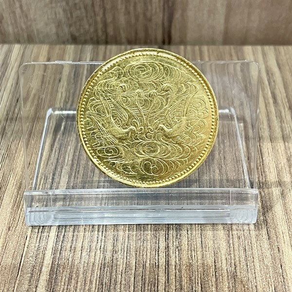 天皇陛下御在位60年記念10万円金貨》お売りいただきました