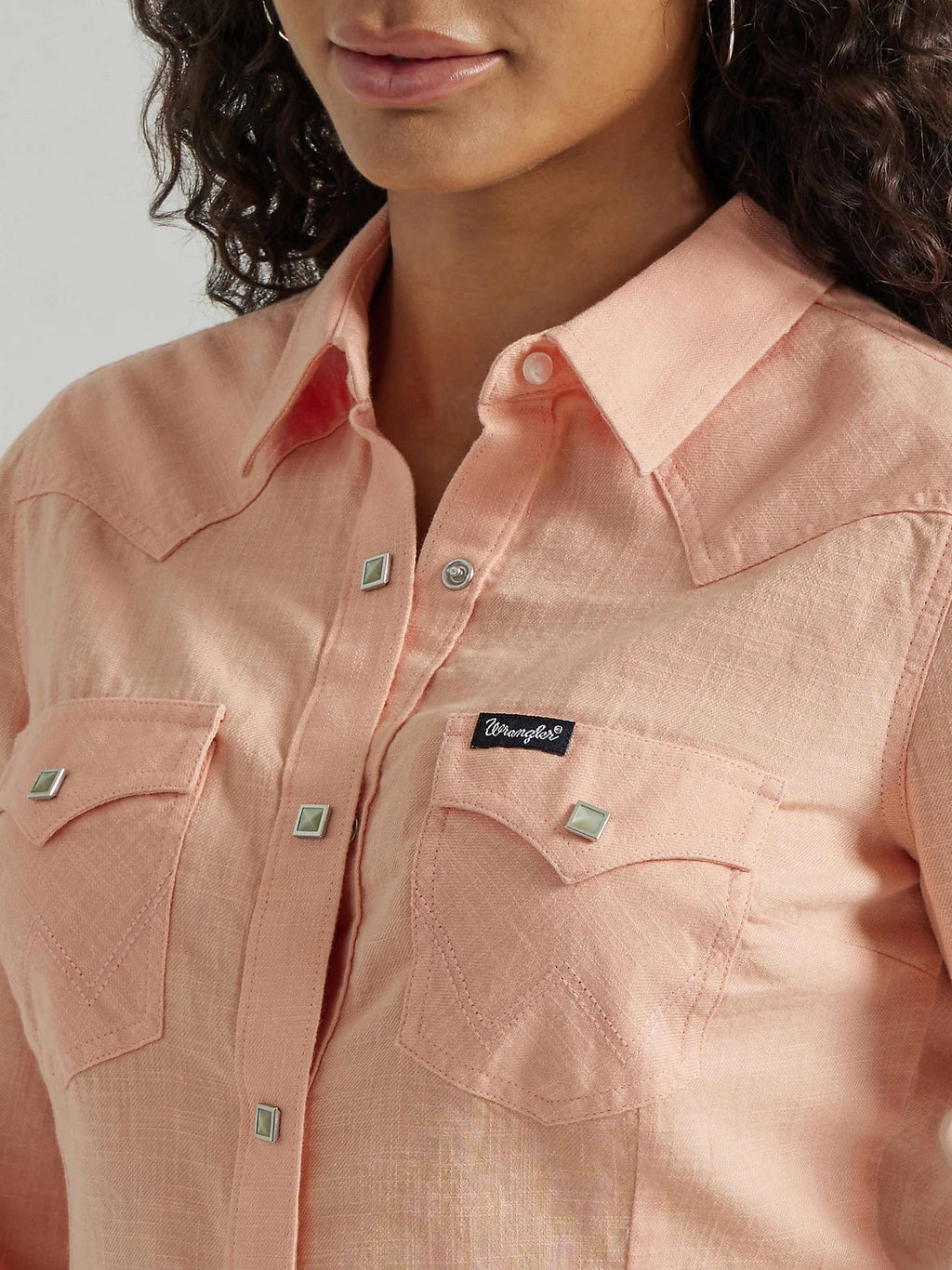 Wrangler Women's Peach Retro Long Sleeve Western Snap Shirt