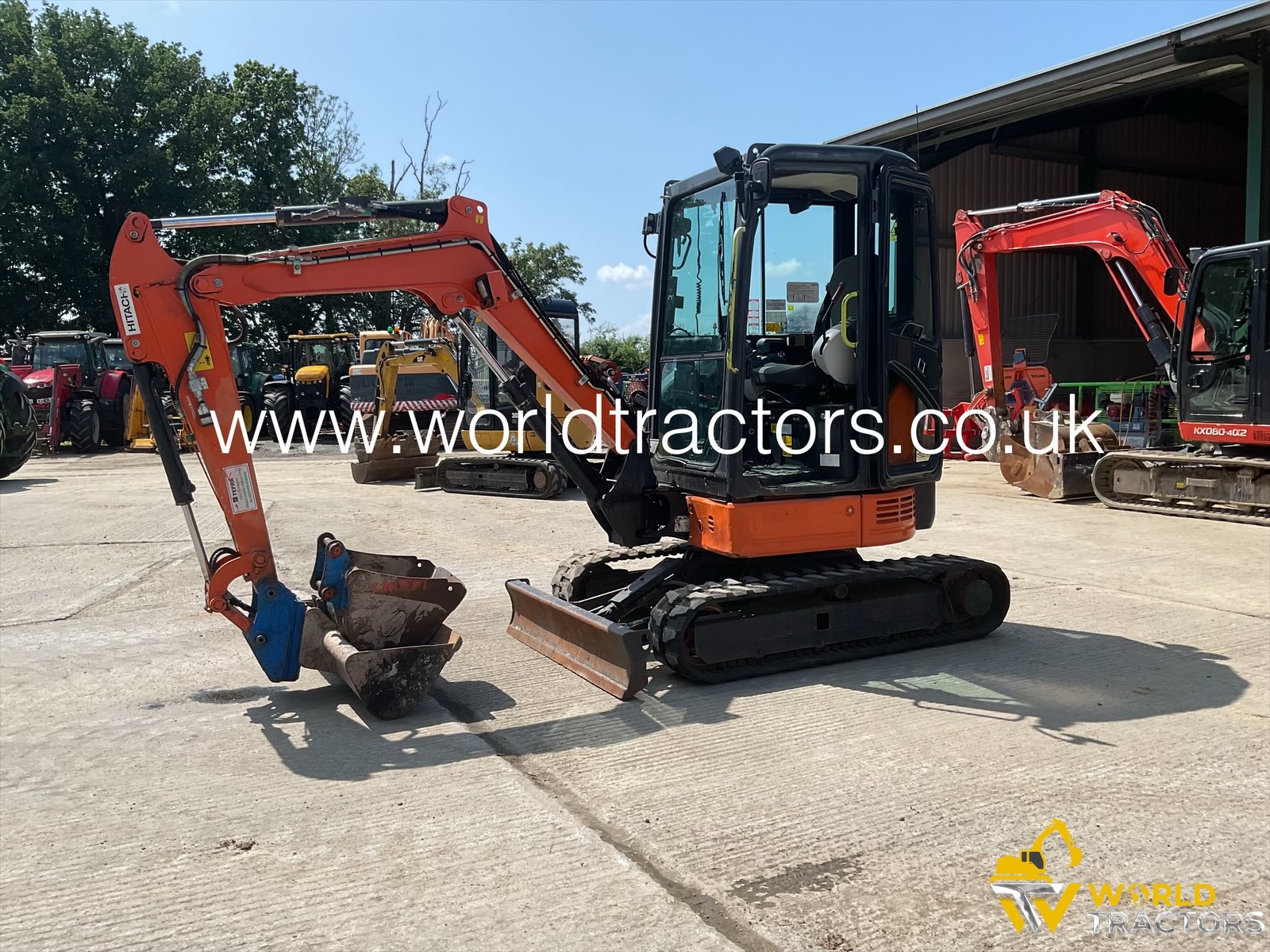 HITACHI ZX26U - World Tractors