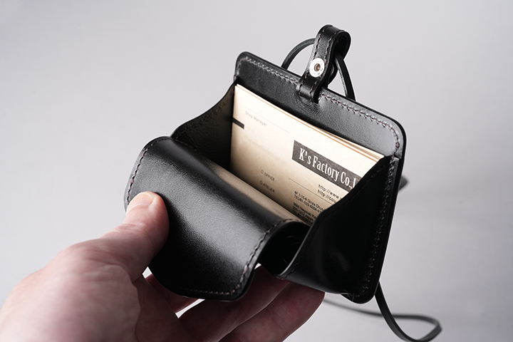 革の温もりを感じるIDホルダーウォレット・VERITE（ヴェリテ