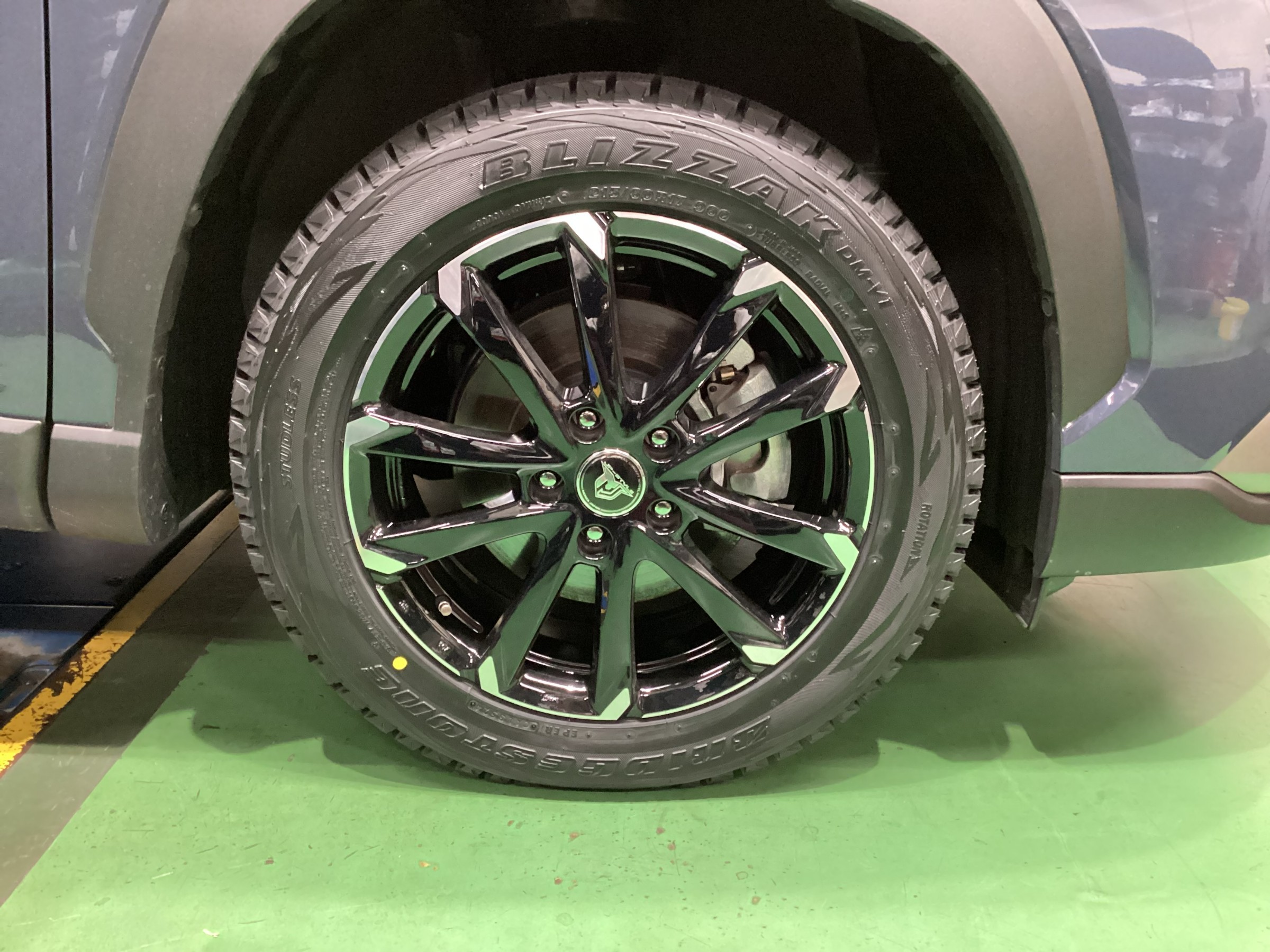 トヨタ カローラクロス（MXGA10） / SUV専用 ブリザック DM-V1