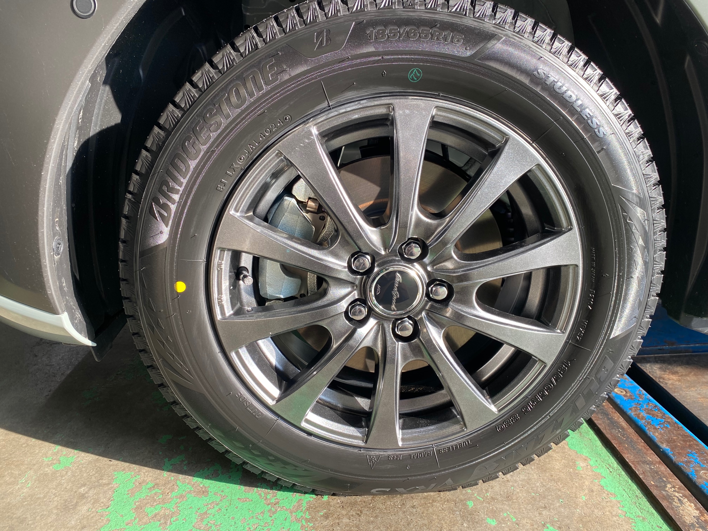 トヨタ シエンタ 愛車の冬支度のお手伝い〜ブリヂストン ブリザック