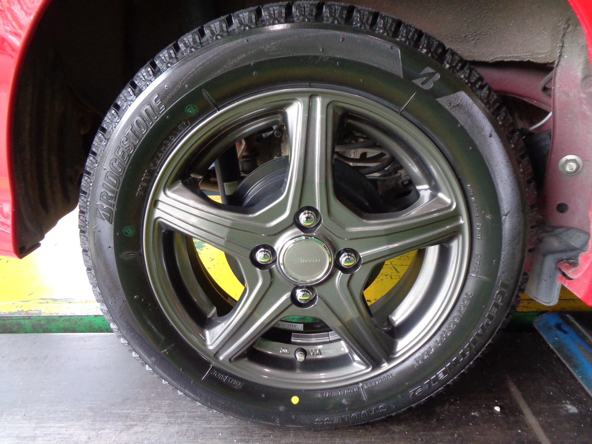 N-BOXカスタム スタッドレスタイヤ・ホイールセット | 店舗おススメ