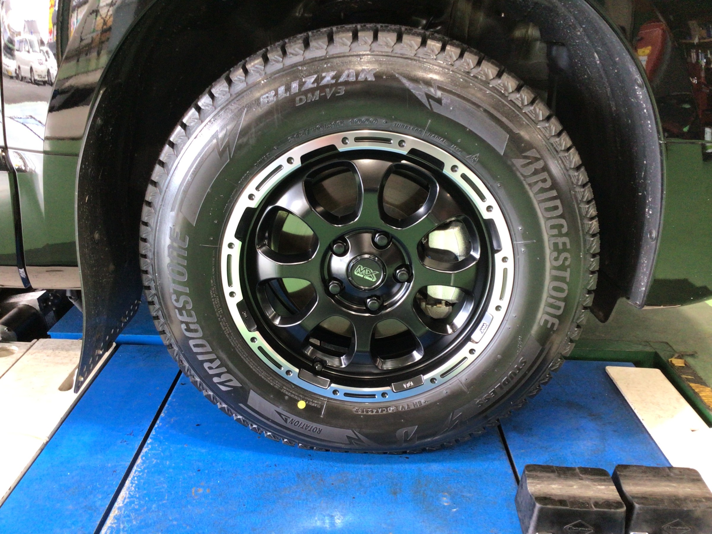 ミツビシ デリカD：5」スタッドレスタイヤ＆ホイールセット