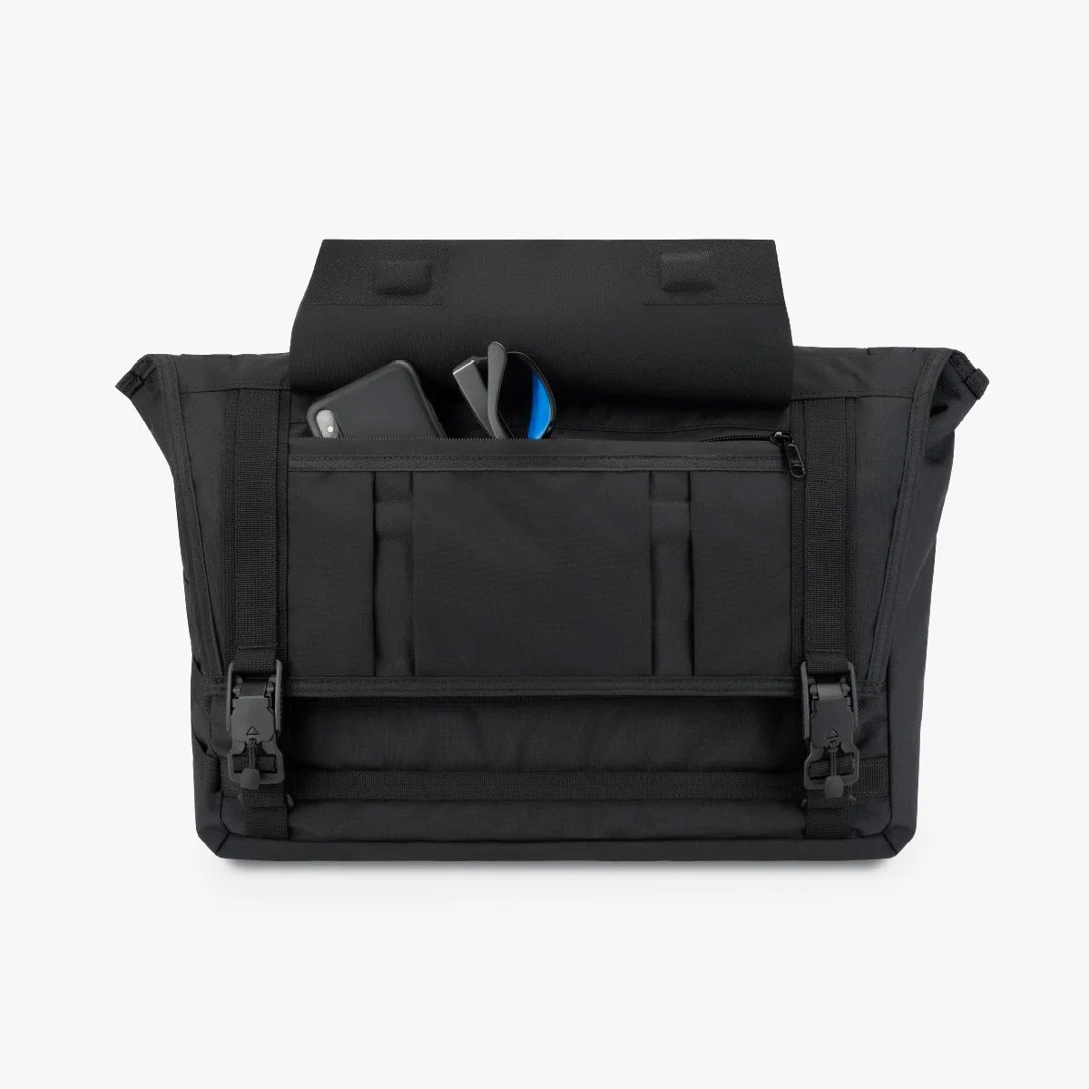 Mission Workshop Khyte : Weatherproof Laptop Messenger Bag — Urban