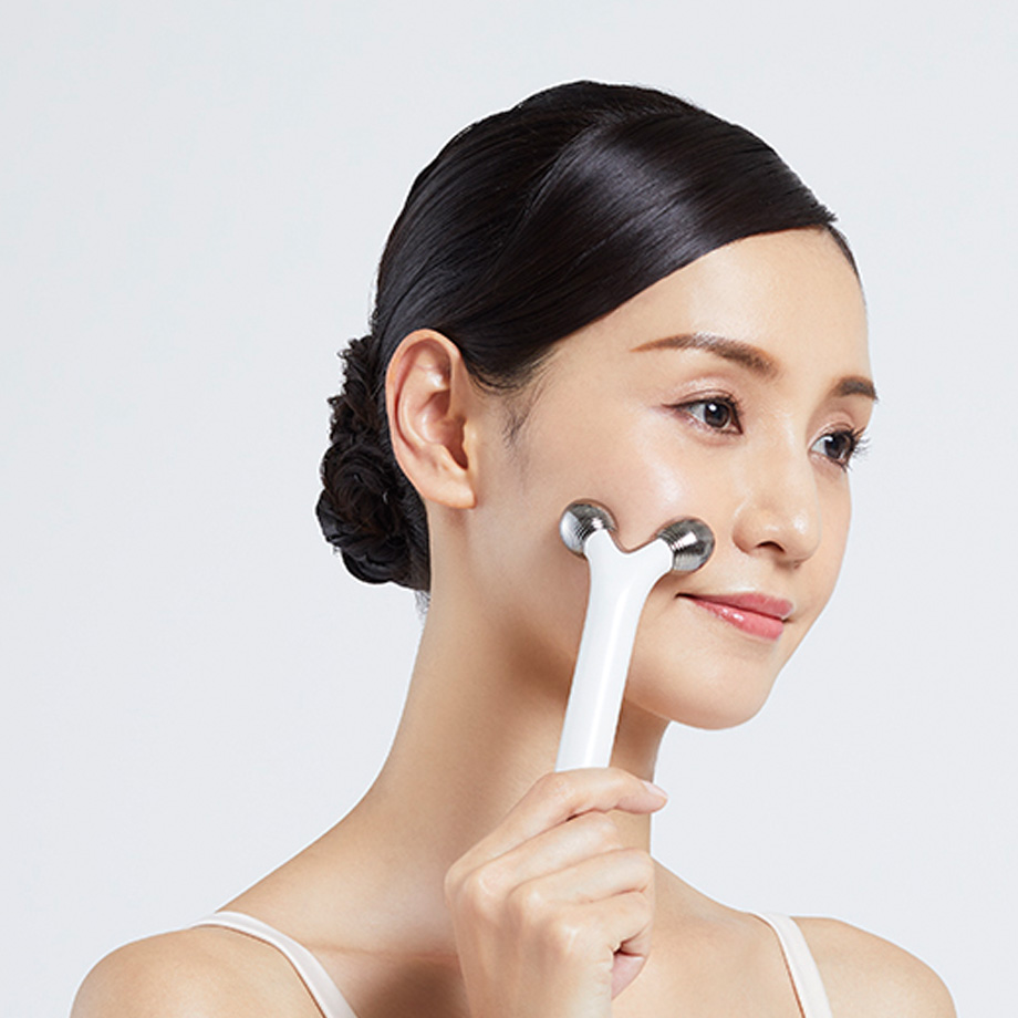 YAMAN美顔ローラー ホワイト ジェル オリジナルポーチ 外箱付き YAMAN