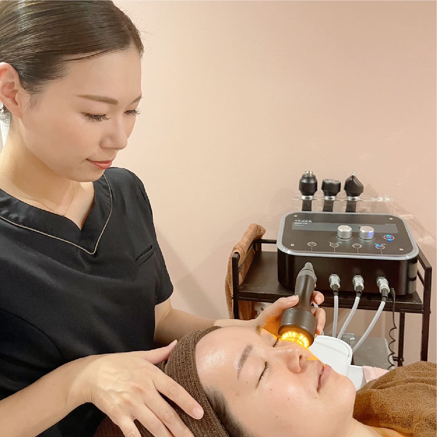 凄腕エステティシャンに聞く！“クイーンリフト for Pro クリアプラス