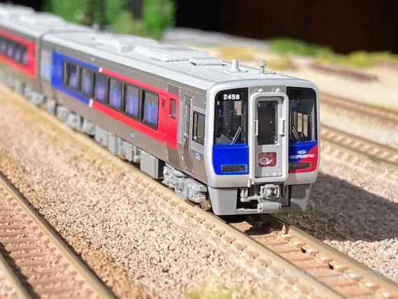 JR四国N2000系 特急「うずしお4号」が入線しました。KATO 10-1628