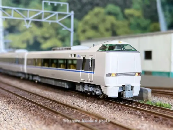 683系4000番台「サンダーバード」T48編成が入線です。 KATO 10-1747