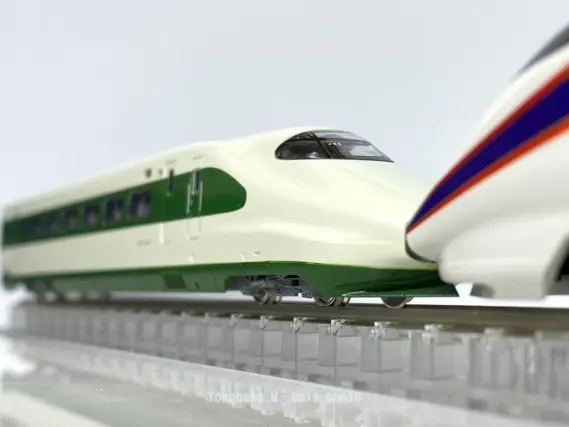 E2系1000番台新幹線 200系カラー が入線しました。KATO 10-1807 特別