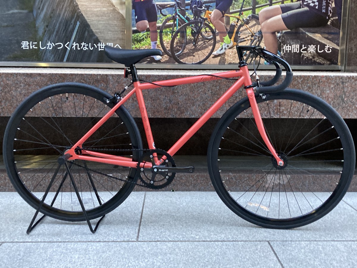 店頭ラス1！定番ピストバイクの小さ目サイズあります！【FEATHER