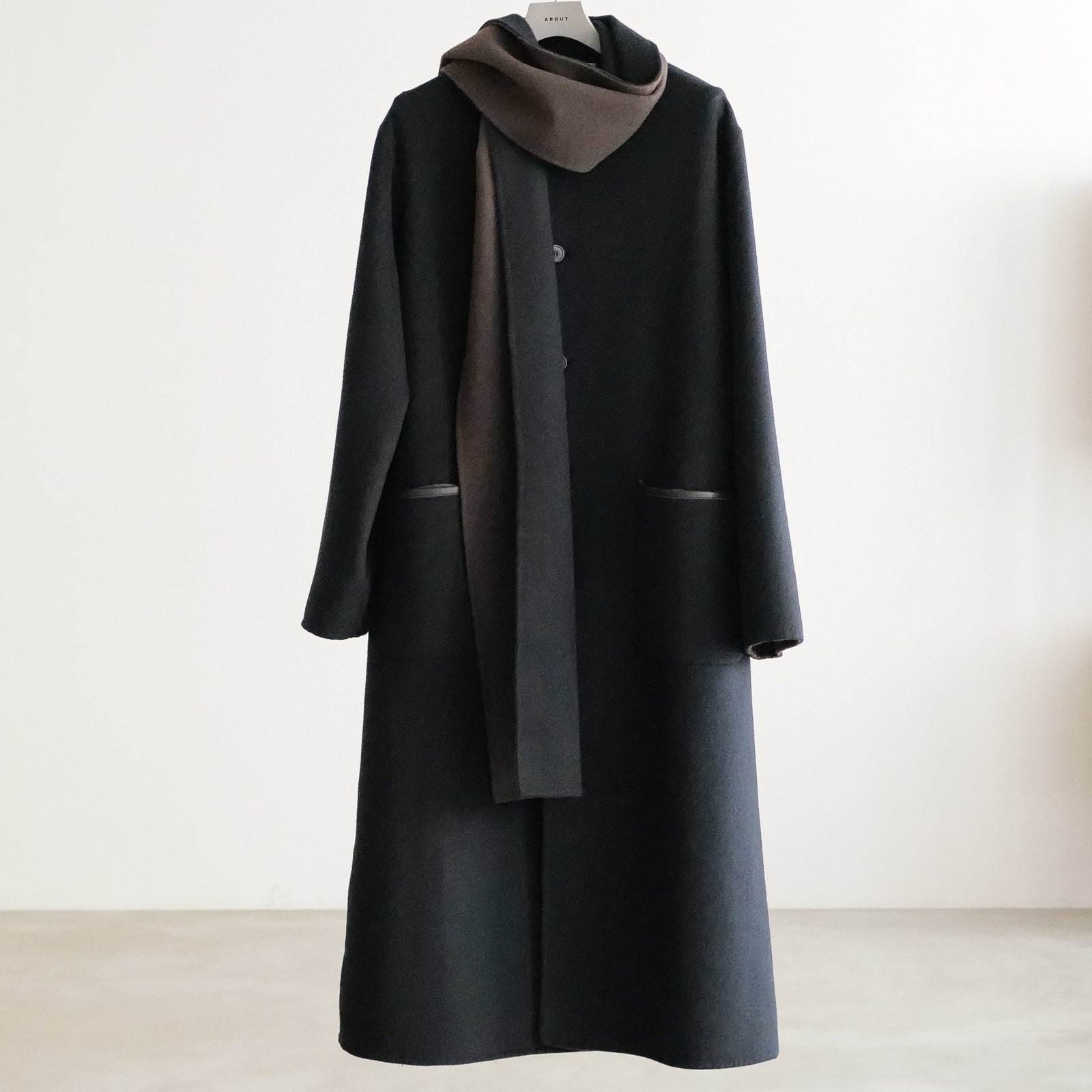 REVERSIBLE OVERCOAT W/SCARF – ABOUT