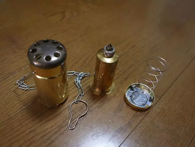 火の灯りを満喫『雪丘工房オイルランタン×KAKURI』｜ランタン｜テント