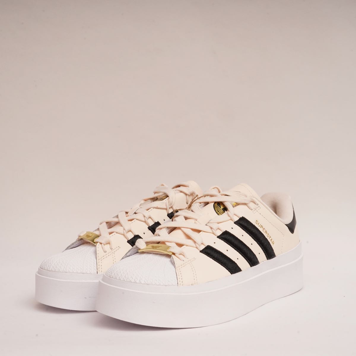 アディダス スーパースター ボネガ ベージュ ブラック スニーカー
