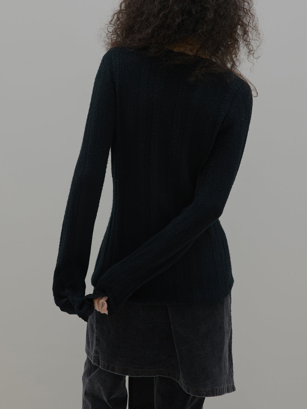 UND PIN TUCK LACE LIKE KNIT TOP