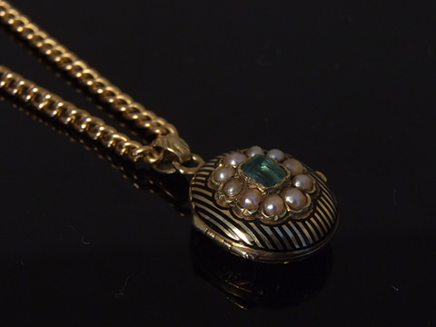 アンティークロケットペンダント（芥子真珠、18金ローズゴールド）