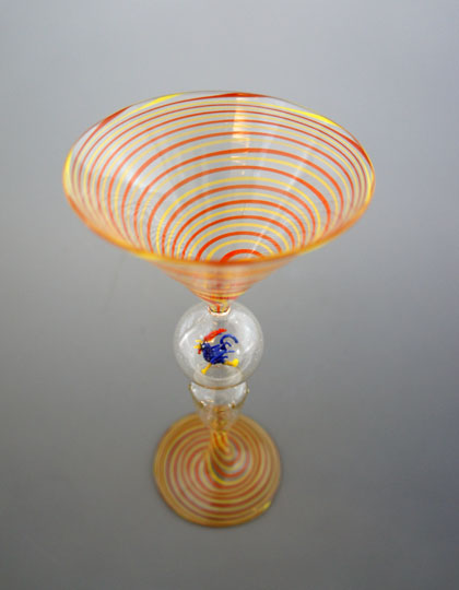 ビミニ「青いにわとりフィギュア入りグラス」《アンティックかとう》