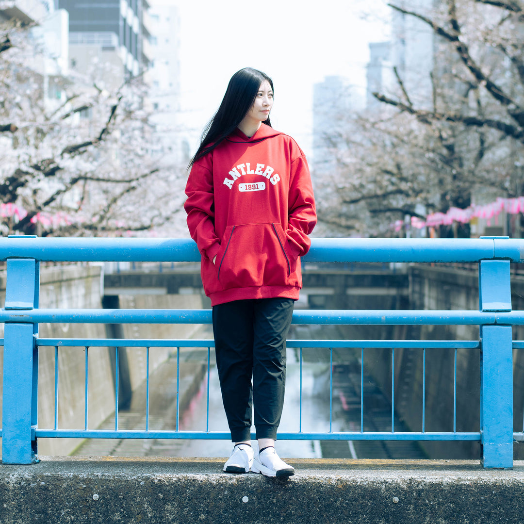 フーディー（カレッジロゴ）レッド – 鹿島アントラーズFC - 公式