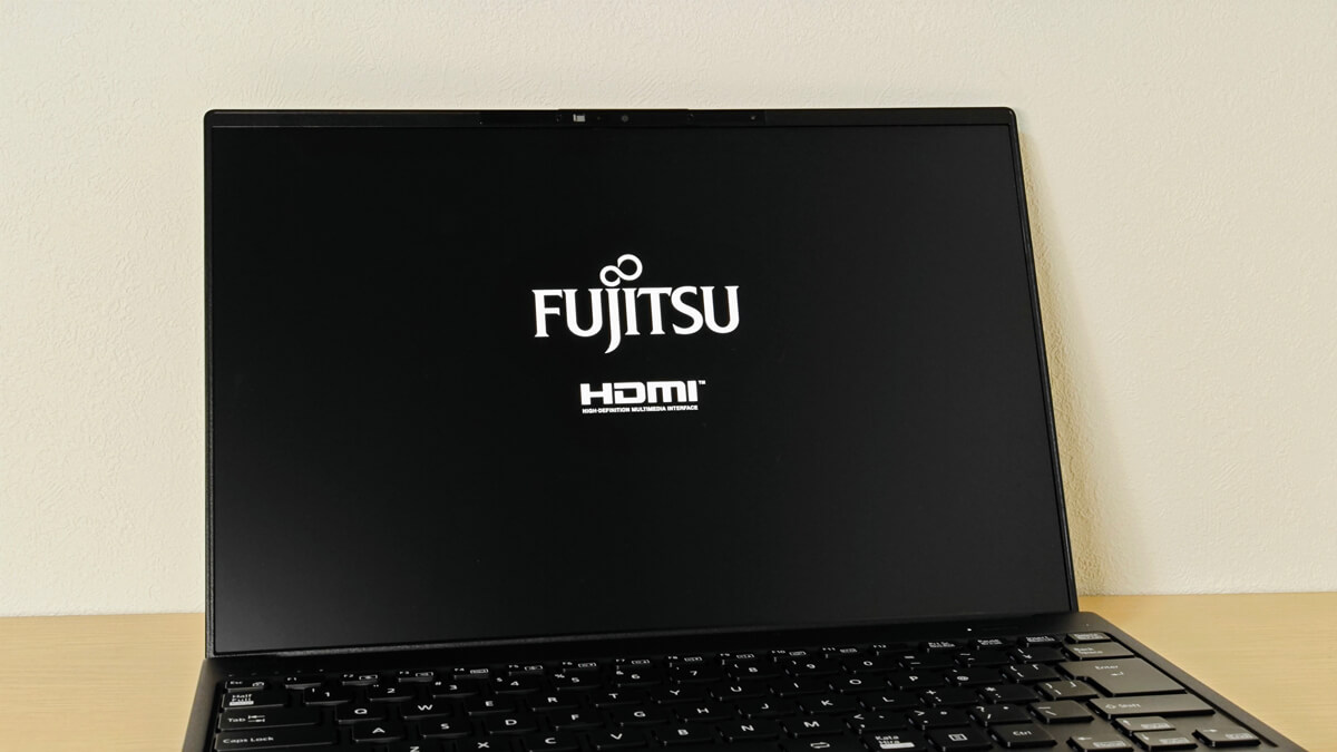 14インチで重さ696g！富士通の超軽量ノートPC LIFEBOOK WU-X/H1