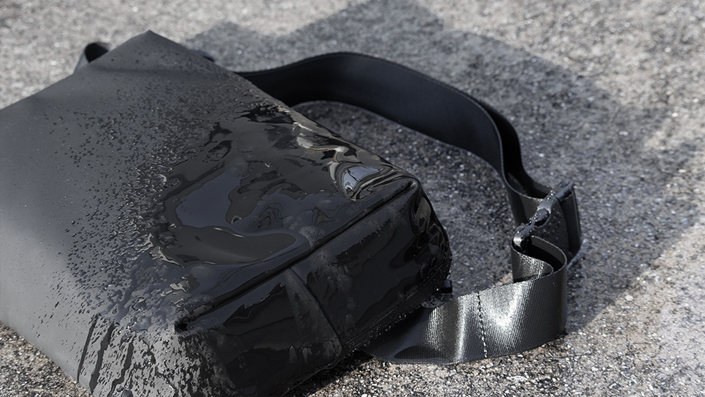 11インチiPad＋Magic Keyboardが収まる耐水スリングバッグ「TOFTSLING