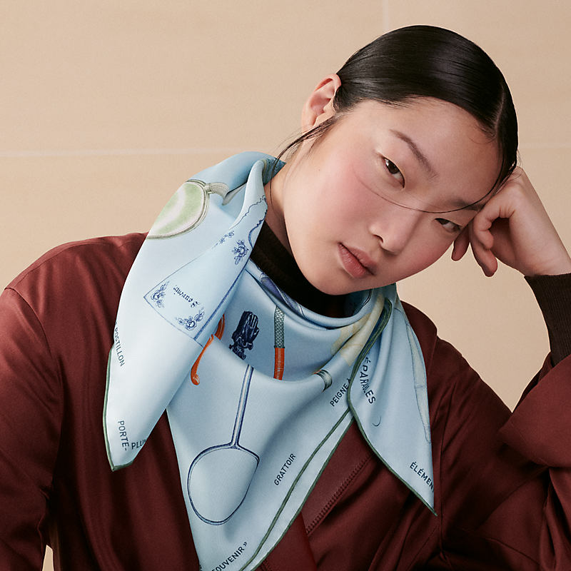 カレ 90 《切っても切れない仲間》 - ブルー | Hermès - エルメス-公式