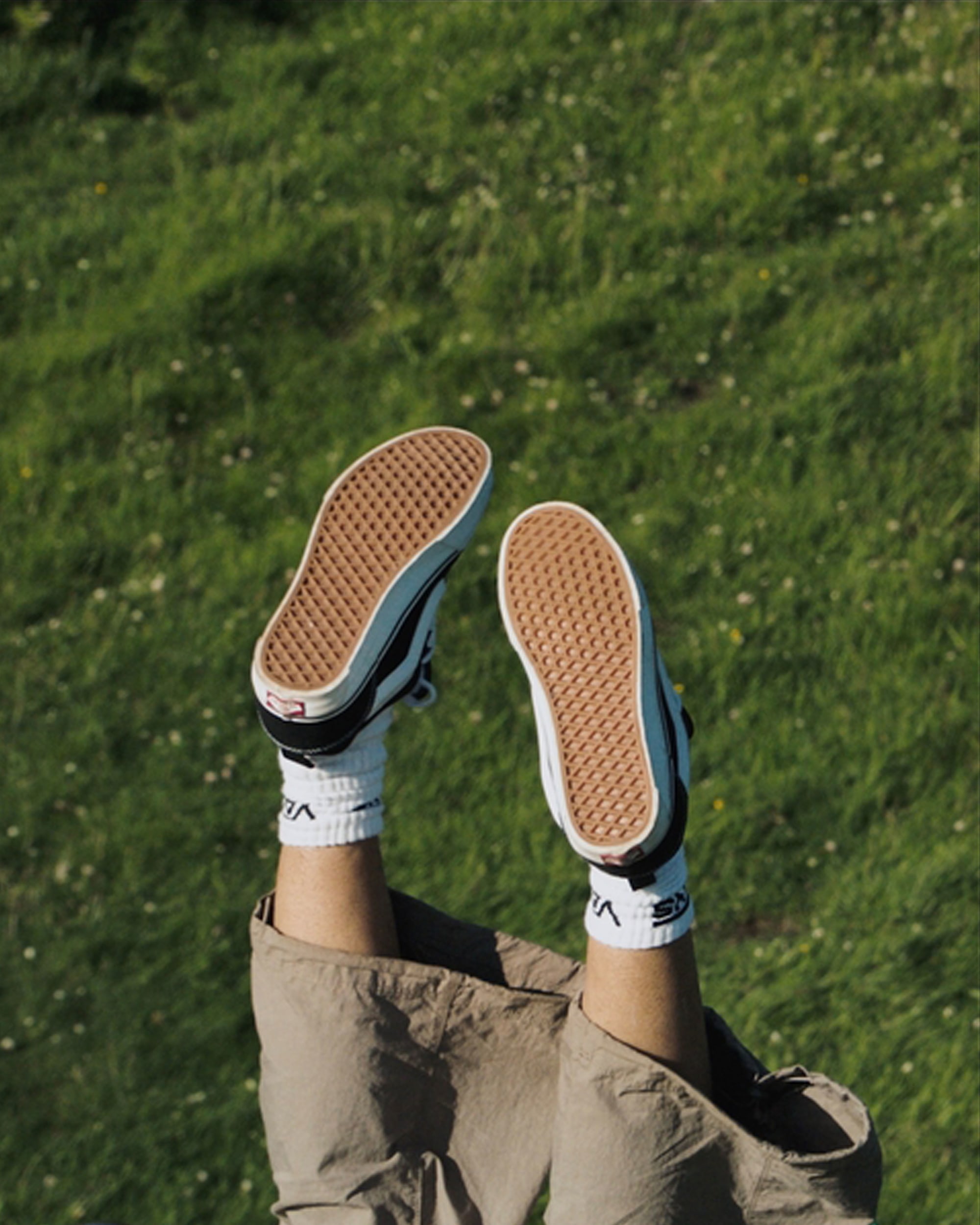 Knu Skool Shoe in Black / True White | Vans